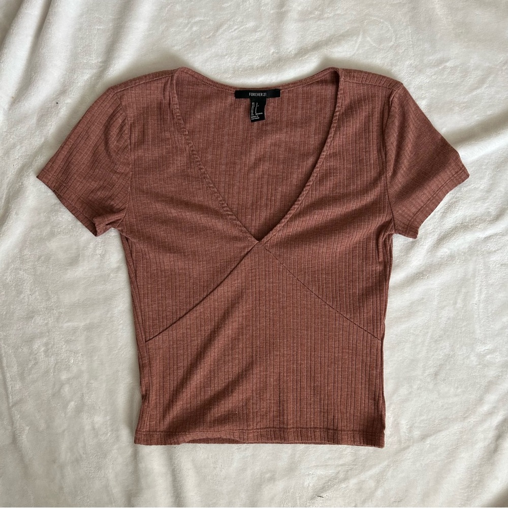 cute v-neck auburn forever 21 shirt